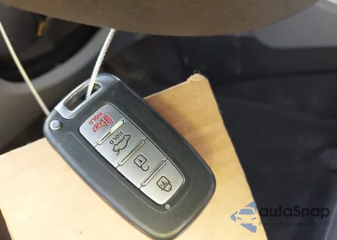 2013 Hyundai Sonata Hybrid Limited z USA, uszkodzony, nr VIN KMHEC4A42DA089362